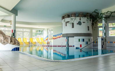 Wellnessbereich mit Panorama-Erlebnishallenbad im Wohlfühl Hotel Wiesenhof